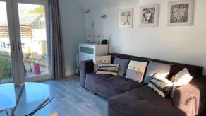 Self-Contained Studio with Superb Estuary Views - Image 4