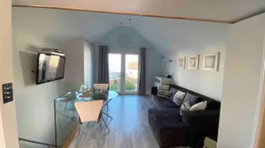 Self-Contained Studio with Superb Estuary Views - Image 5
