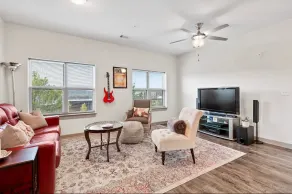 210 Luxury _ Condo _ Riverfront & Downtown - Image 2