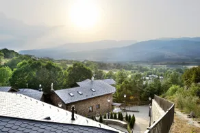 The Queixans Cottage with fireplace - Image 2