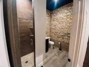 Dale Brisby's studio apartment @ the DaleWearHouse - Image 3