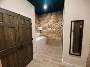 Dale Brisby's studio apartment @ the DaleWearHouse - Image 2