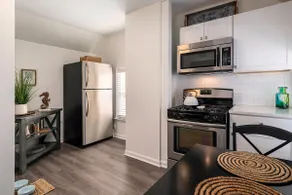 Studio Apt close to Park Lighthouse & Lake Ontario - Image 3