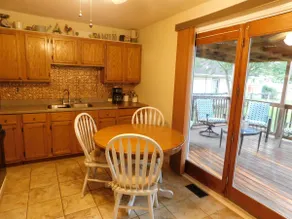Bow Wow Meow! Fenced Yard-5 min to Downtown Peoria - Image 2