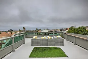 Ocean View Suite With Private Roof Deck - Image 2