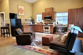 Serene Modern Studio; Centrally Located in Eugene - Image 3