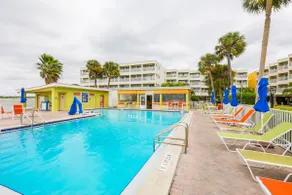 Top Location | 5★ with Sea views & Heated Pool - Image 4