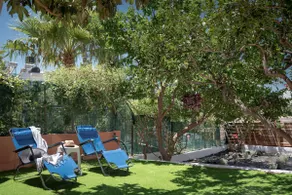 Casa EleMar Villa with Private Yard - Image 2