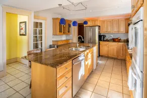 Spacious 4BR home; 5 min walk to downtown Milford! - Image 3