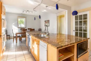 Spacious 4BR home; 5 min walk to downtown Milford! - Image 5