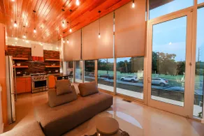 Downtown - 2 miles away - Grocery/Restaurants - 1 minute away - Image 5
