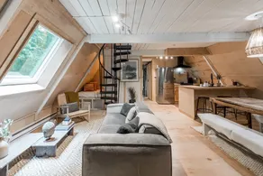 Modern A-Frame in Catskills Park - Image 5