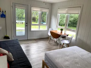 Glamping on the York River - Cozy Riverside Stay - Image 5