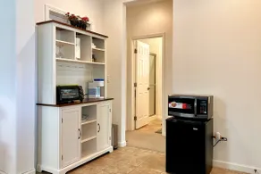 Unique private suite with separate living room and bathroom, private entrance and terrace, free parking - Image 4