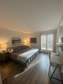 Extremely private, 2-min to skiing/free firewood - Image 5