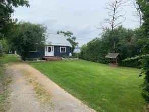 Little Blue Lakefront Cottage on Sturgeon Lake!! - Image 2