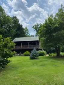 Charming Tryon log cabin. Great location! - Image 2