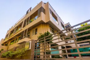 Luxe 6BHK Bungalow Floor w/Terrace - GomtiNagar - Image 2