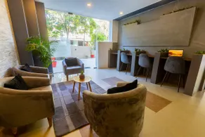 Luxe 6BHK Bungalow Floor w/Terrace - GomtiNagar - Image 5