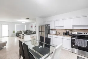 2 Bedroom 2 Bath Beach 1 min Walk 8 People Keyless Flexible Check in - Image 2