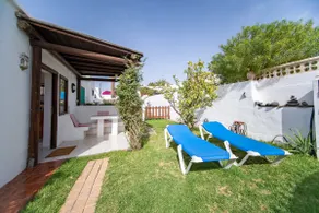 Cozy guest house with patio and garden. - Image 4