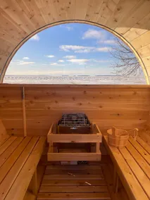 Beach & Sauna: Colourful 2-Bedroom Cottage - Image 5