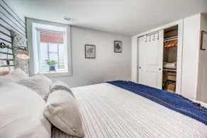 Sunrise Suite by the Park in Skyland - Image 5