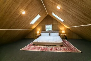 The Beach Pad · 4BR Getaway · Walk to Sylvan Beach - Image 3