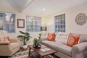 Chateau de Marseille - Luxurious New Two Bedroom - Image 3