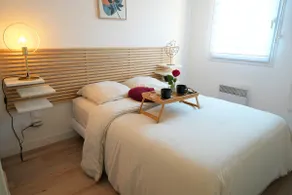 Charming apartment with private garden - Image 5