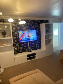 Lovely 2 Bed Flat/Apt in East London- Nice Estate. - Image 1