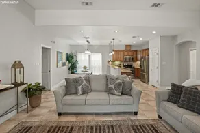 Luxury House Near Six Flags and La Cantera! - Image 2