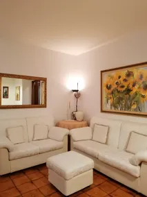 Cozy 2 bedroom flat with terrace - Image 2
