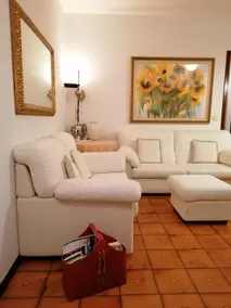 Cozy 2 bedroom flat with terrace - Image 5