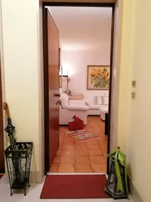 Cozy 2 bedroom flat with terrace - Image 3