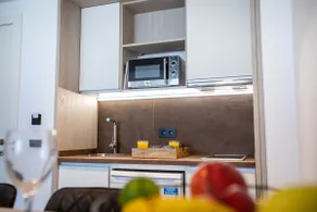 Art Apartments, 1-Bedroom Apartment - Image 5