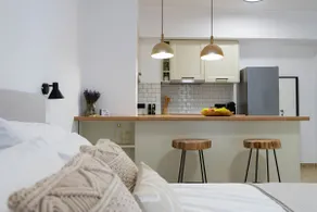 Marilias Luxury Studio Apartment - Image 5