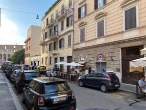 large and bright house with windows overlooking the Colosseum 2 - Image 4