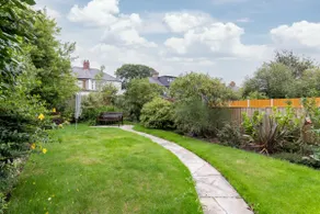 Flatzy - Charming Garden Annexe in Aigburth with Kitchenette - Image 4
