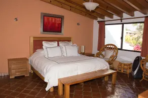 Lush Villa Vista Hermosa - Image 5