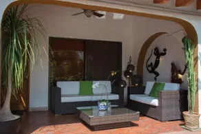 Lush Villa Vista Hermosa - Image 3