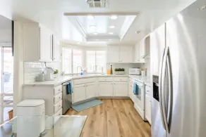 3 Bdrm House w/ Saltwater Pool - Family Friendly - Image 4