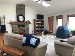 Beautiful lakefront 4-bedroom cottage - Image 2