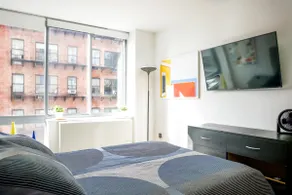 2 Bed Chelsea Apt Elevator Building + Central A/C - Image 5