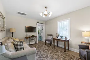 Genevieve's Cottage! Totally Renovated with all the Charm! - Image 5