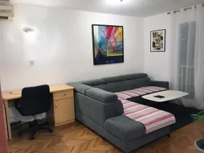 Pula City Centre Apartment - Image 5