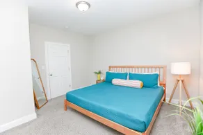 5 Min to Downtown & Ghent, Fenced Yard, Firepit - Image 5