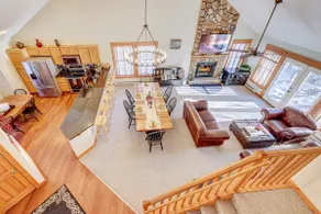 ⭐️ Huge Cabin 3min to Camelback + Hot Tub, Pool, Fireplace, Grill & Deck - Image 2
