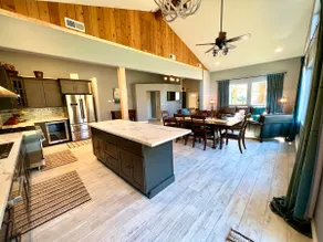 Beautiful Riverfront Escape - Peaceful & Relaxing Getaway - Image 2