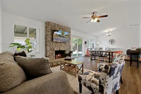 3bd/2ba Home | Foosball Table | BBQ & Fire Pit - Image 2